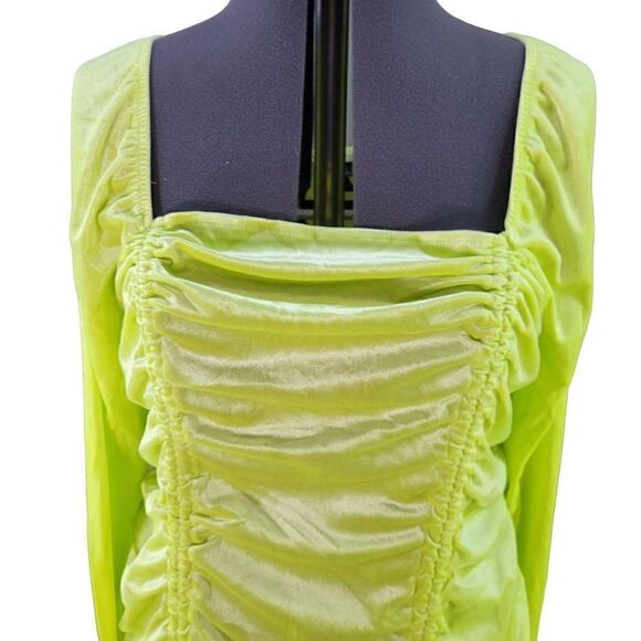 WildāFableāRuchedāLimeĀ GreenāVelvetāBodyconāDressāSzā2X - Picture 4 of 10